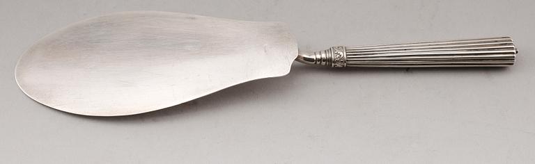 TÅRTSPADE, silver, Barkander & Söhrling, Linköping 1846. Vikt ca 81 g.