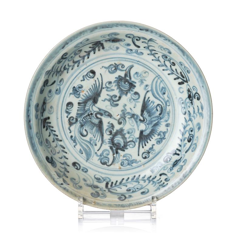 A blue and white dish, Annam, 16th/17th century.