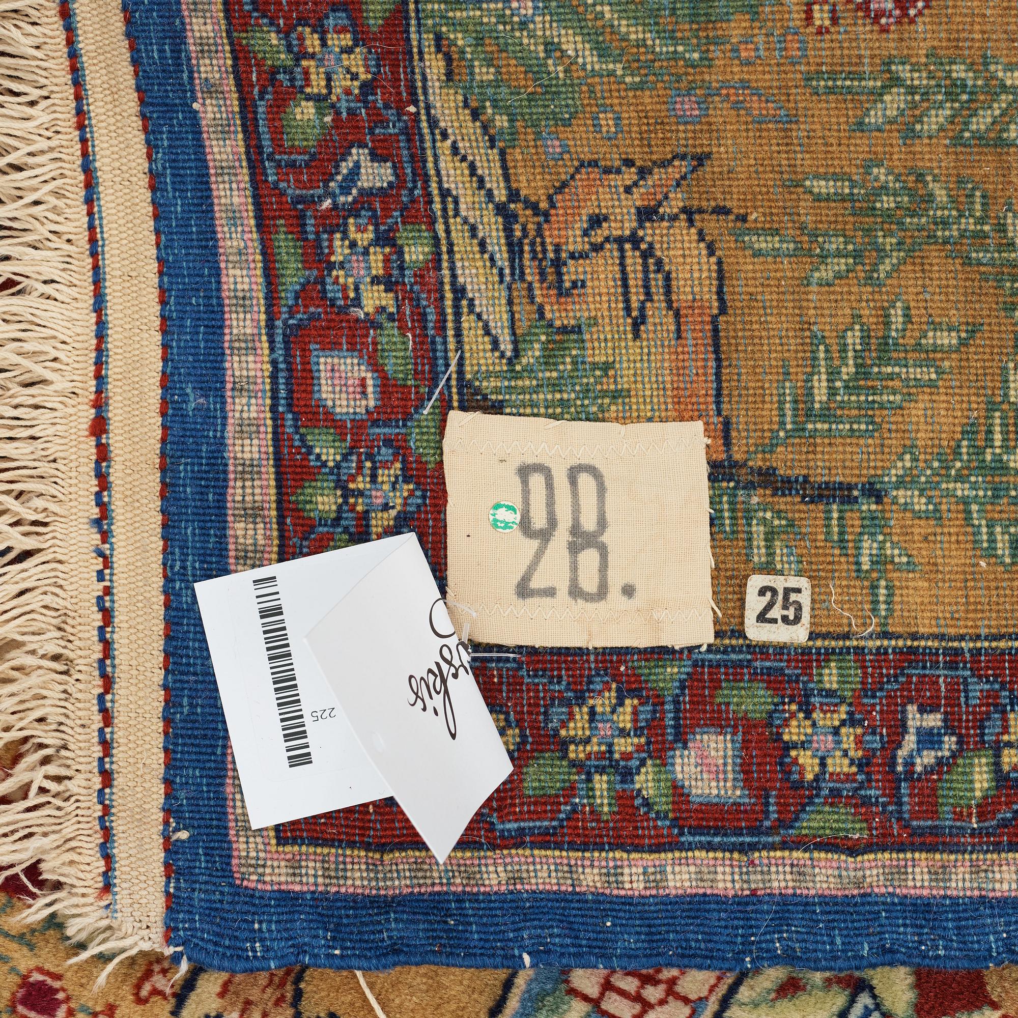 Matta, semiantik orientalisk, ca 225 x 143 cm.