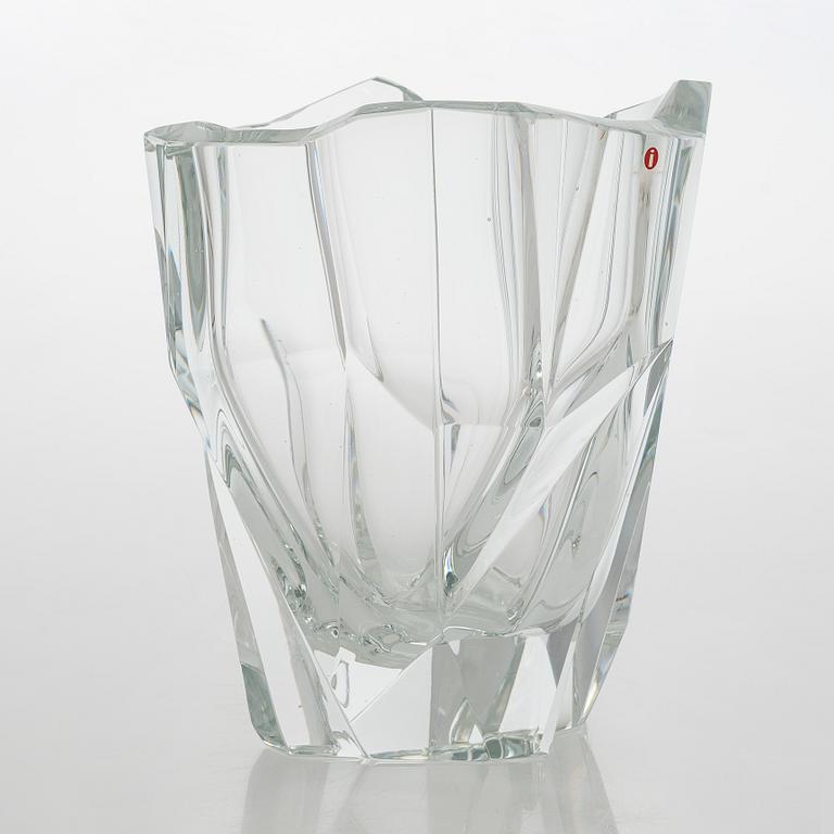 Tapio Wirkkala, vas, "Isberg", signerad Tapio Wirkkala 3825.