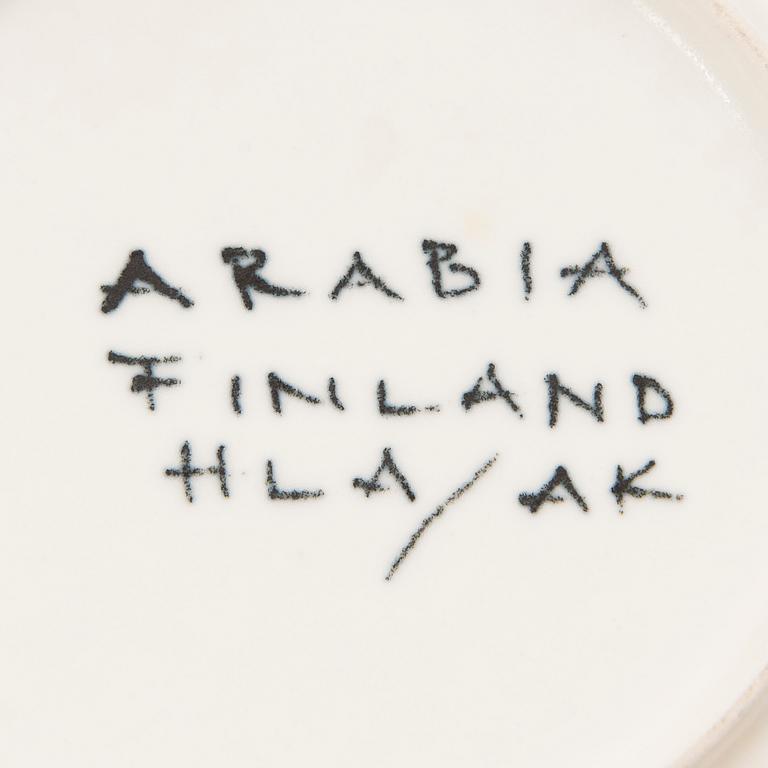 HILKKA-LIISA AHOLA, tallrikar, 12 st, 'Solros', fajans, i produktion 1960-75.