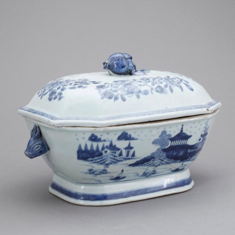 TERRIN, porslin, Kina, Qianlong (1736-95).