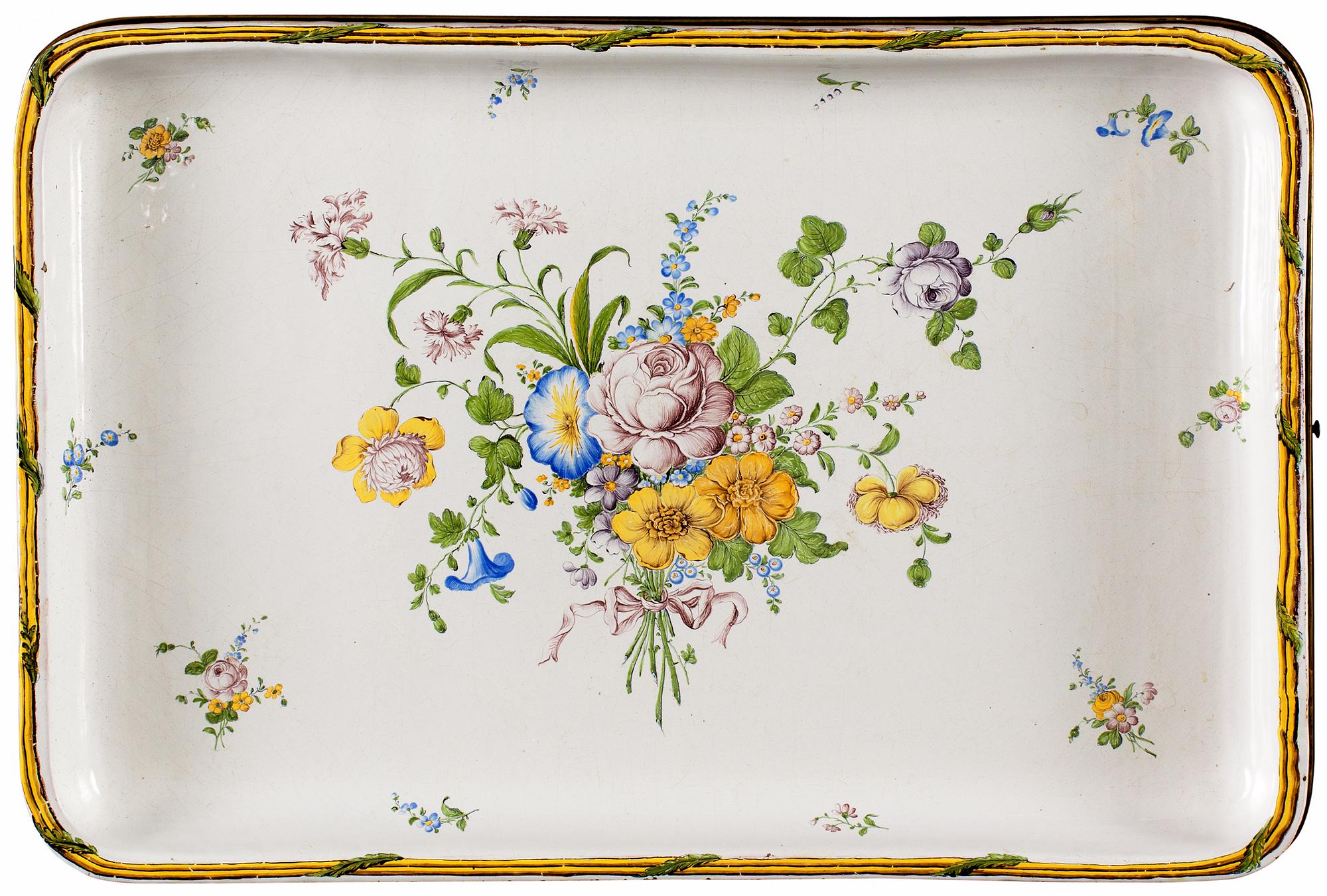 TEBORD MED FAJANSBRICKA. Gustavianskt, 1700-talets slut. Troligen Marieberg.