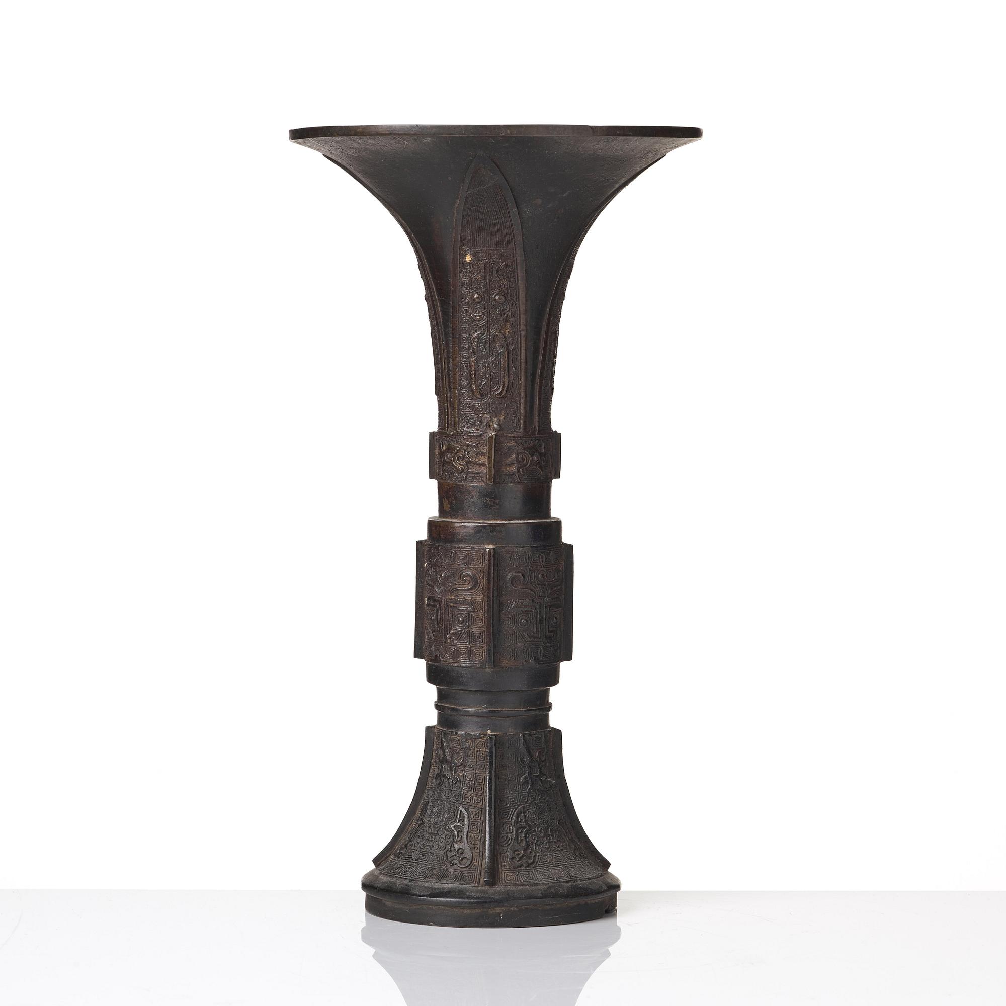 A bronze ritual wine vessel (gu), presumably late Mingdynasty (1368-1644).