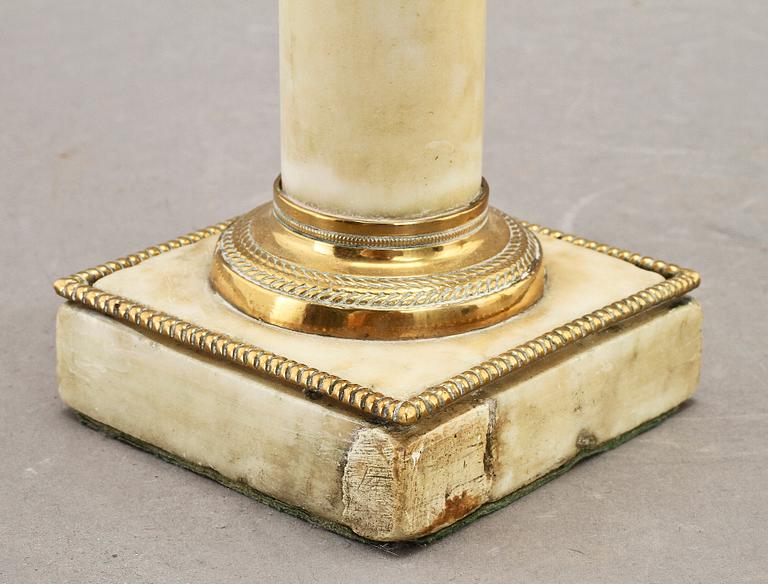 KANDELABRAR, ett par, delvis sengustavianska, 1800-tal.