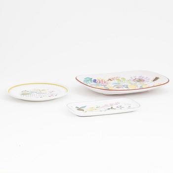 Stig Lindberg, a set of three faience dishes, Gustavsbergs studio.