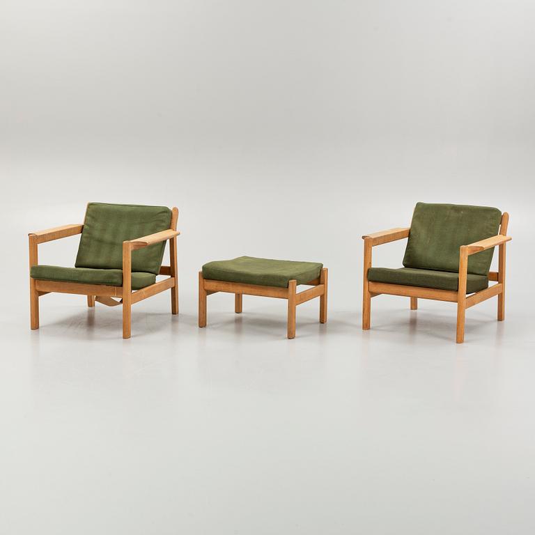 Børge Mogensen, fåtöljer, ett par, modell 22, samt en fotpall, Fredericia Möbelfabrik, Danmark.