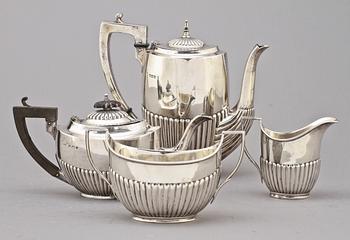 TE- och KAFFESERVISDELAR, 4 st, silver, empirestil, England, 1900-tal. Vikt 1080.