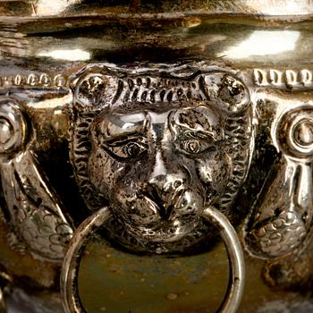 SOCKERSKÅL, silver, cirka 213 g, otydliga stämplar, troligen Centraleuropa, 1800-tal.