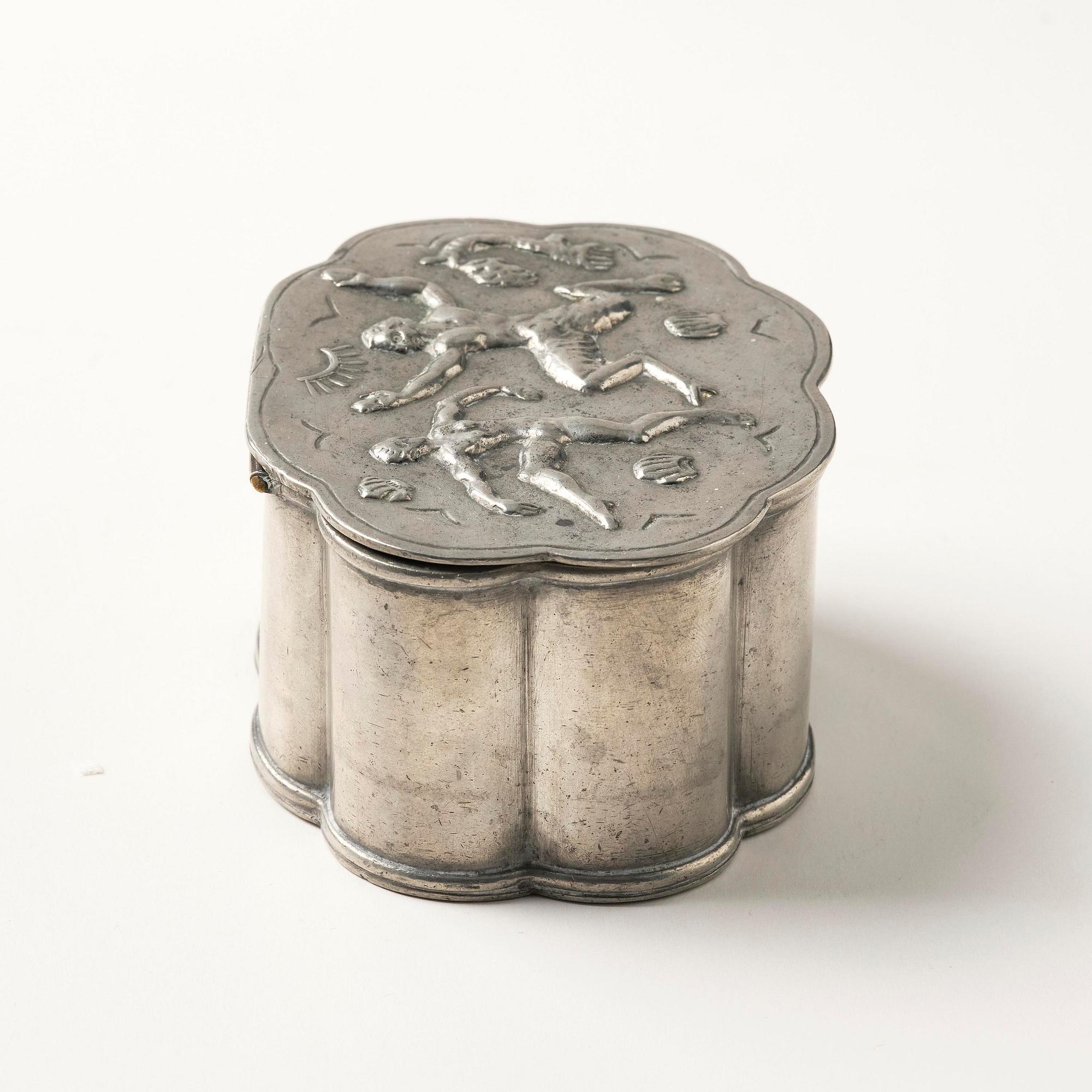 Nils Fougstedt, attributed to, a Swedish Grace pewter box, Herman Bergman konstgjuteri, Stockholm, 1929.