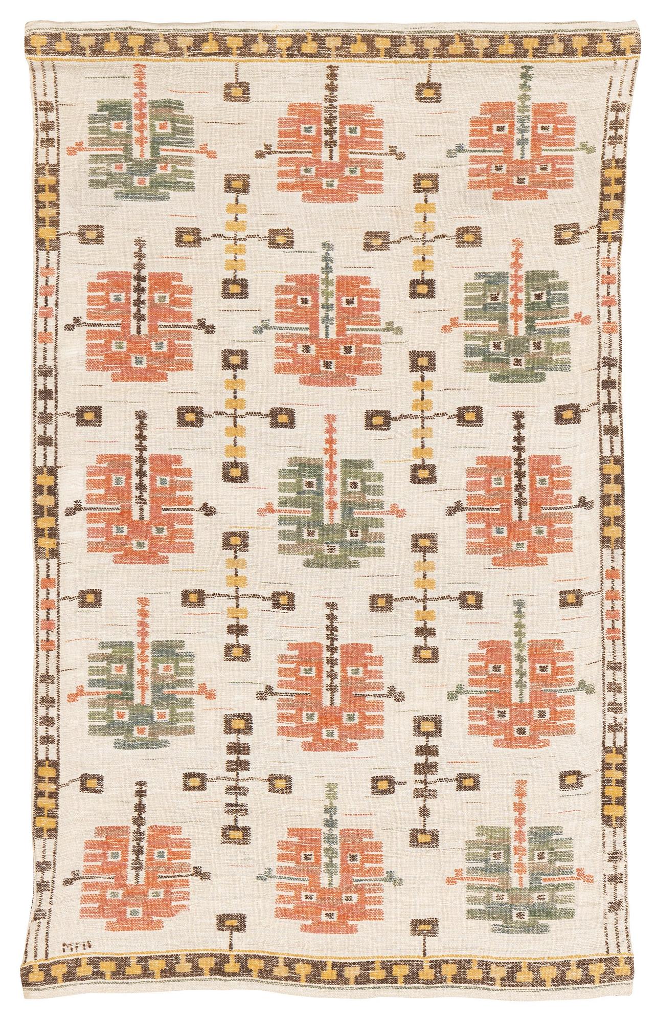 Märta Måås-Fjetterström, draperi, "Daggkåpan med rött", inplock på linnebotten, ca 183 x 112 cm, signerat MMF.