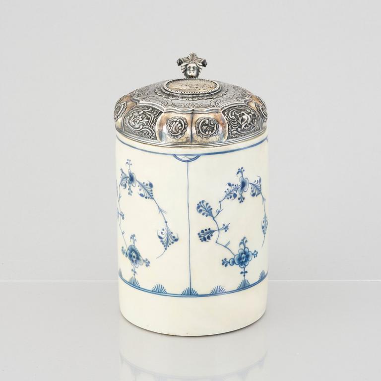 A Norwegin tankard with silver lid by Jens Jacob Bechmann, Skien 1780, porcelain Royal Copenhagen.