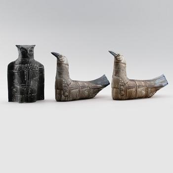 FIGURER, 3 st, stengods, Bertil Vallien, Rörstrand, 1900-talets andra hälft.