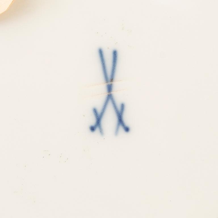 A 25 pcs dinner service Meissen first half of the 20th century.