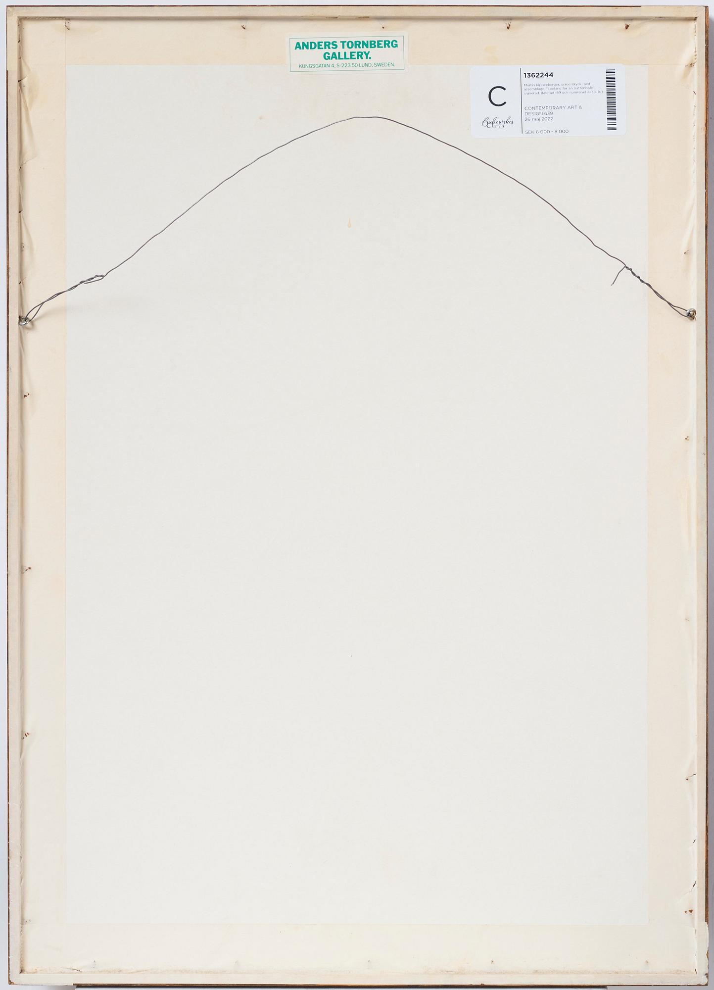 Georg Herold, "Looking for an buttonhole".