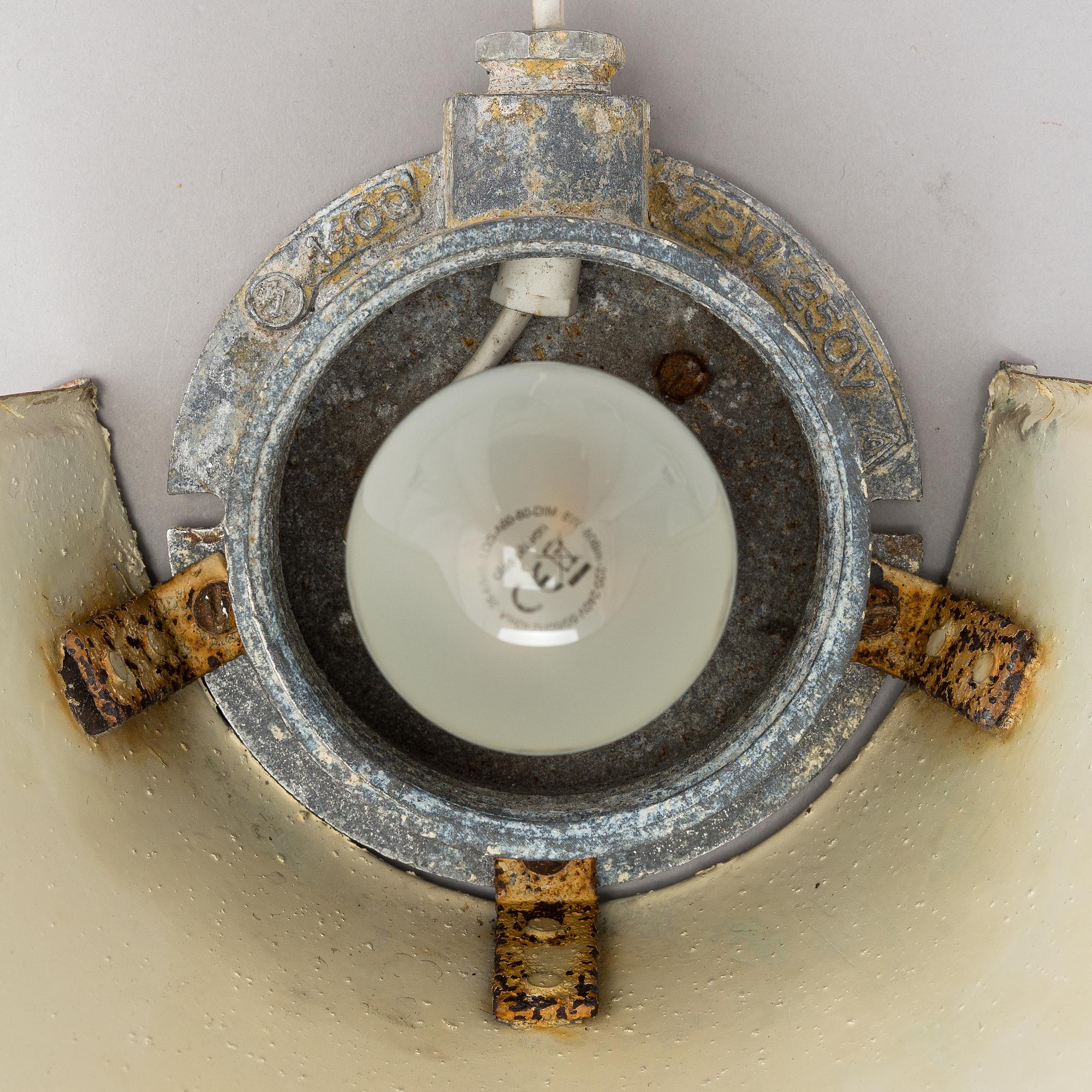 An industrial wall light, manufacturer Sähköliikkeiden Oy (SLO), Finland 1930s-1940s.