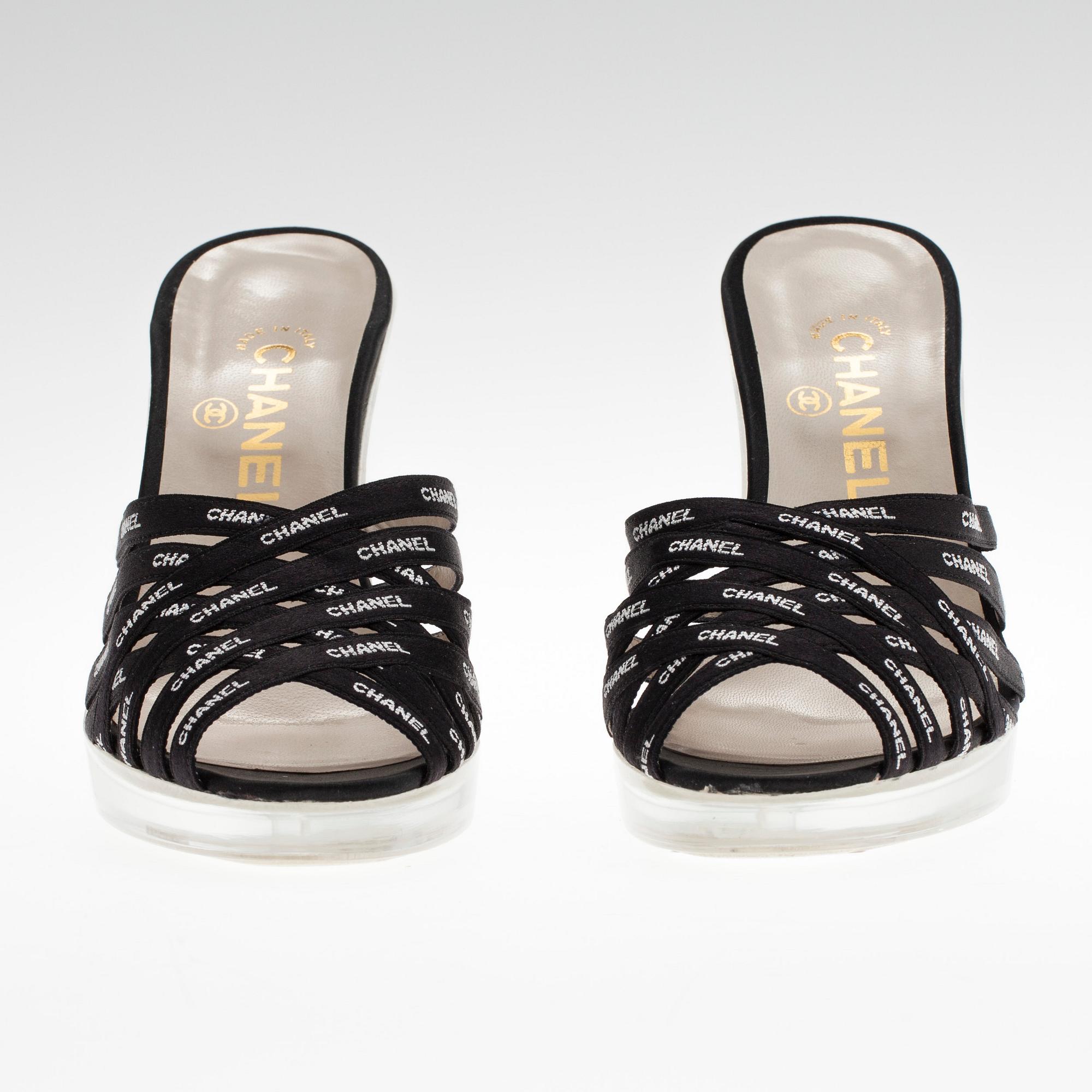 SKOR, slip-ins, Chanel.