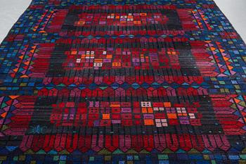 Kerstin Ekengren, matto, "Cavalleria Rustica", knotted pile, ca 320-321,5 x 220-230 cm, signed KE LH, Plitmors Järvsö 1961.