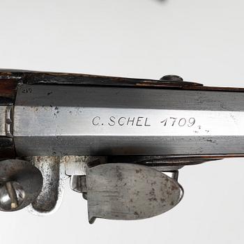 Flintlåspistoler, ett par, signerade C. SCHEL 1709, Nortelie. (Caspar el.Christopher Schiel).