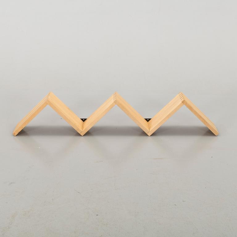 JONAS BOHLIN, vägghylla "Zink", Källemo AB Värnamo, 1900-talets senare del.