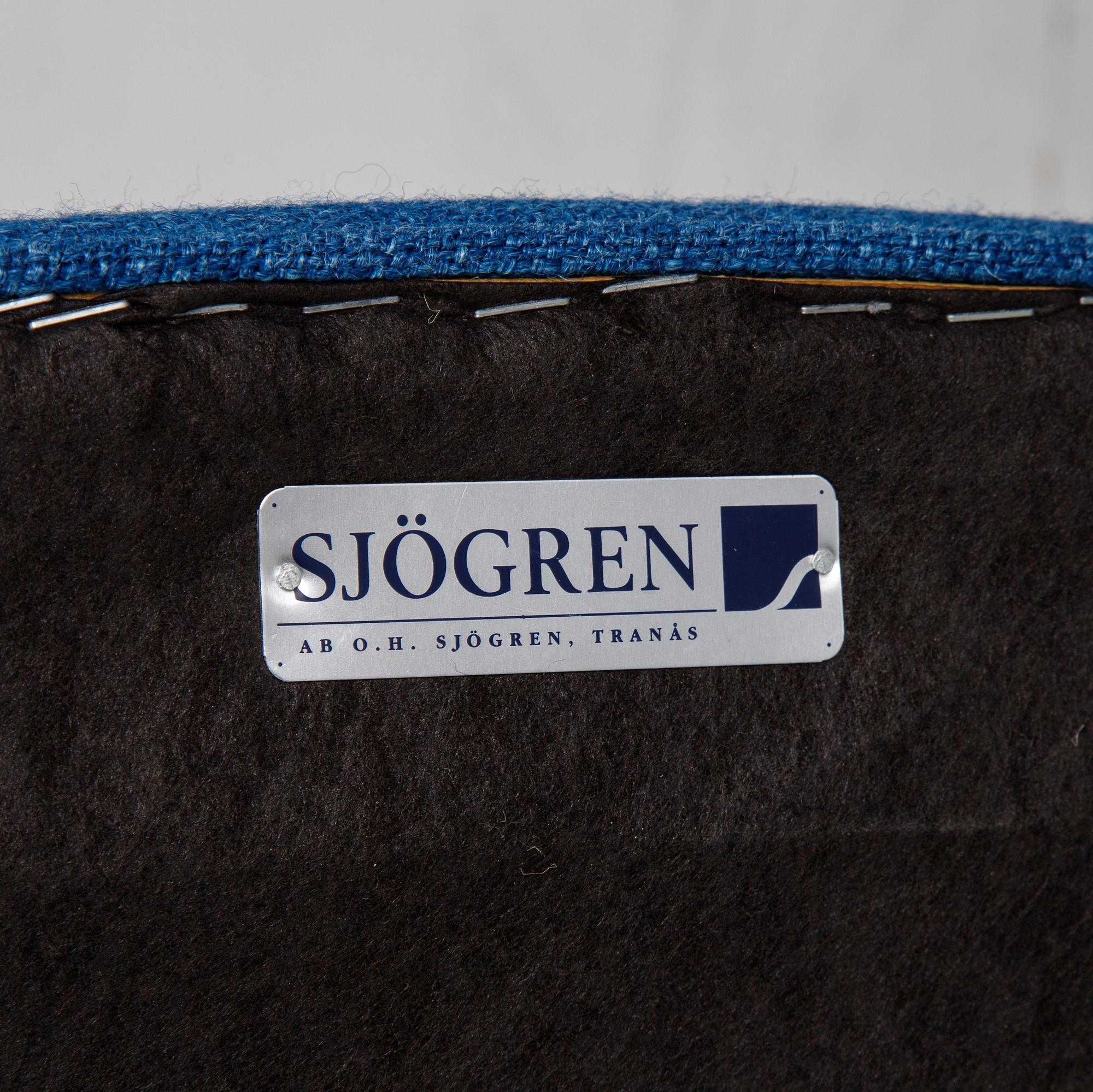 Carl Malmsten, a *jättepaddan' easychair and ottoman, AB O.H. Sjögren, Tranås, 2014.