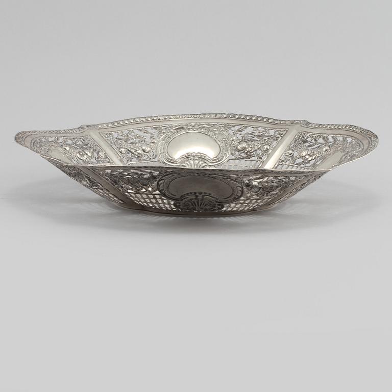 GALLERSKÅL, låghaltigt silver, Tyskland, 1900-tal, vikt 556 gram.