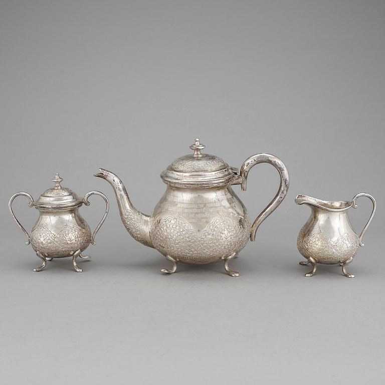 SERVIS, 3 delar, silver, svenska importstämplar, 1900-talets andra hälft. Vikt ca 1175g.