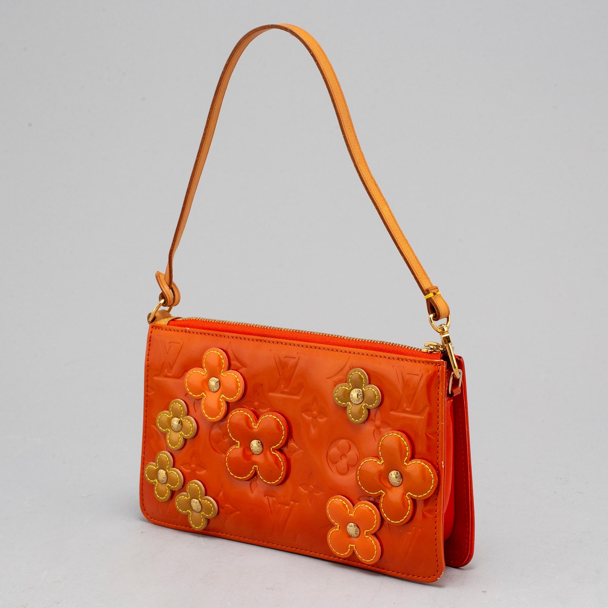 LOUIS VUITTON, A 'Vernis Lexington Fleurs Pochette'.