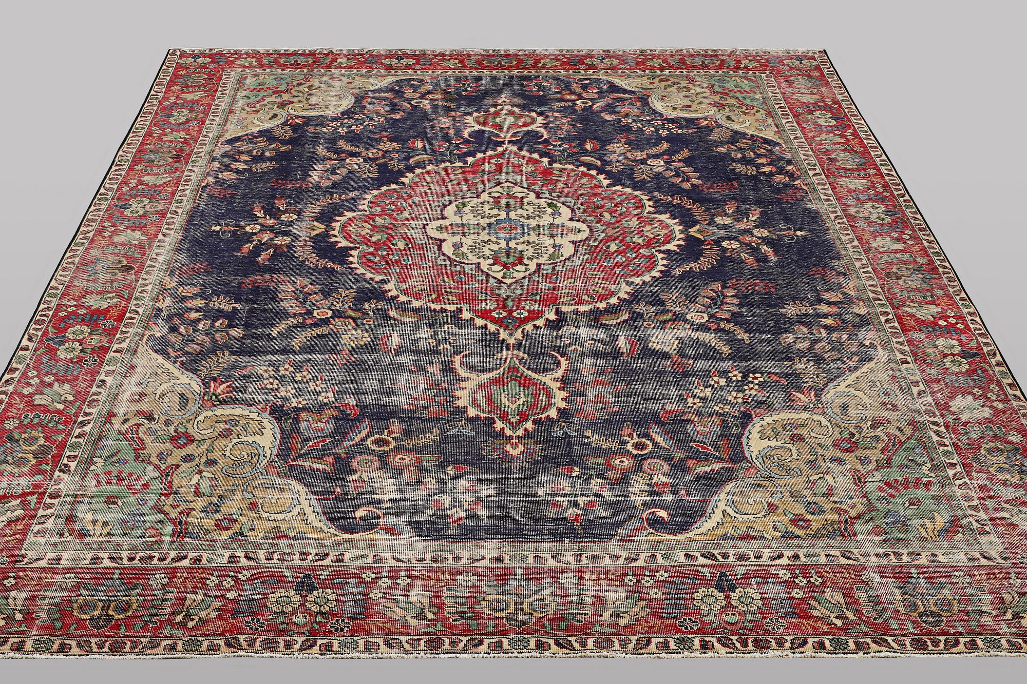 Matta, Persisk, vintage design, ca 373 x 284 cm.