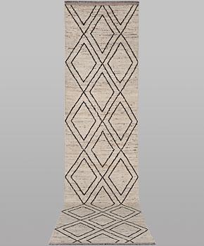 Gallerimatta, Marocko, Berber, ca 475 x 100 cm.