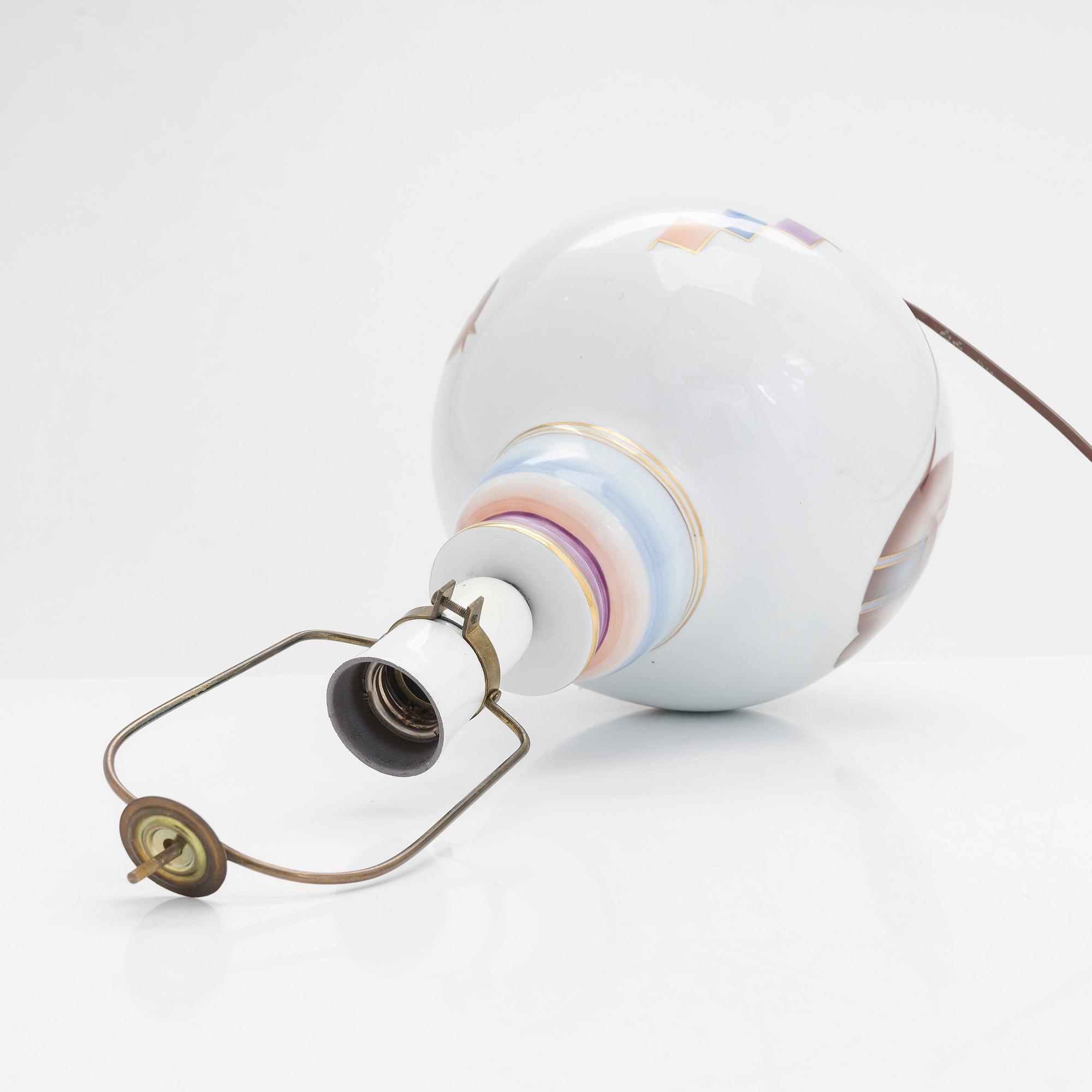 Bordslampa, porslin, Arabia, Finland 1928-1932.