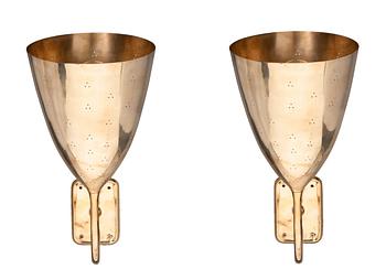 125. Paavo Tynell, A SET OF TWO WALL LAMPS.