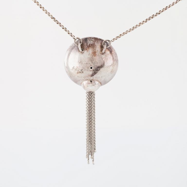 ROSA TAIKON, Stockholm, 1984, a necklace.