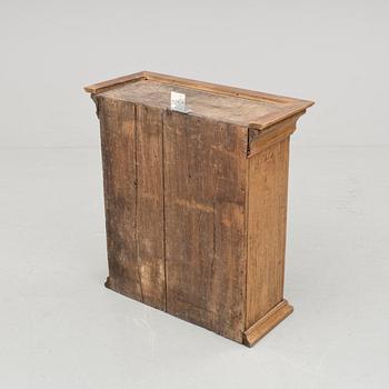 VÄGGSKÅP, daterat 1793.