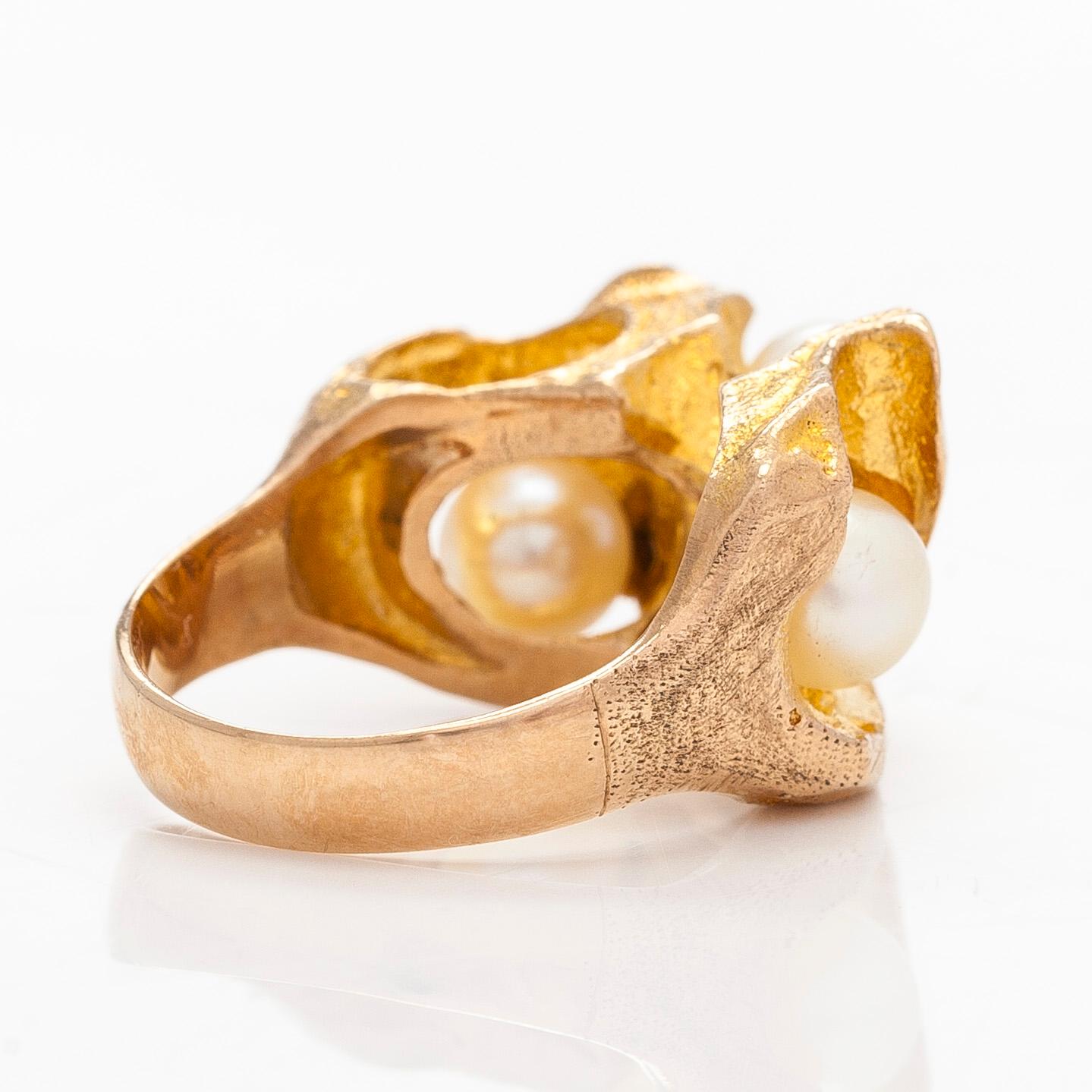 Björn Weckström, ring, "Kastehelmet", 14K guld och odlade pärlor, Lapponia 1971.