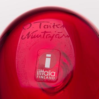 a glass bird, signed O. Toikka Nuutajärvi.