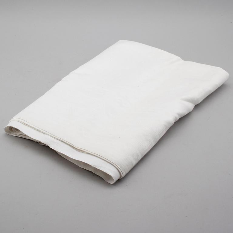 DUK, linne. Ca 360 x 180 cm.