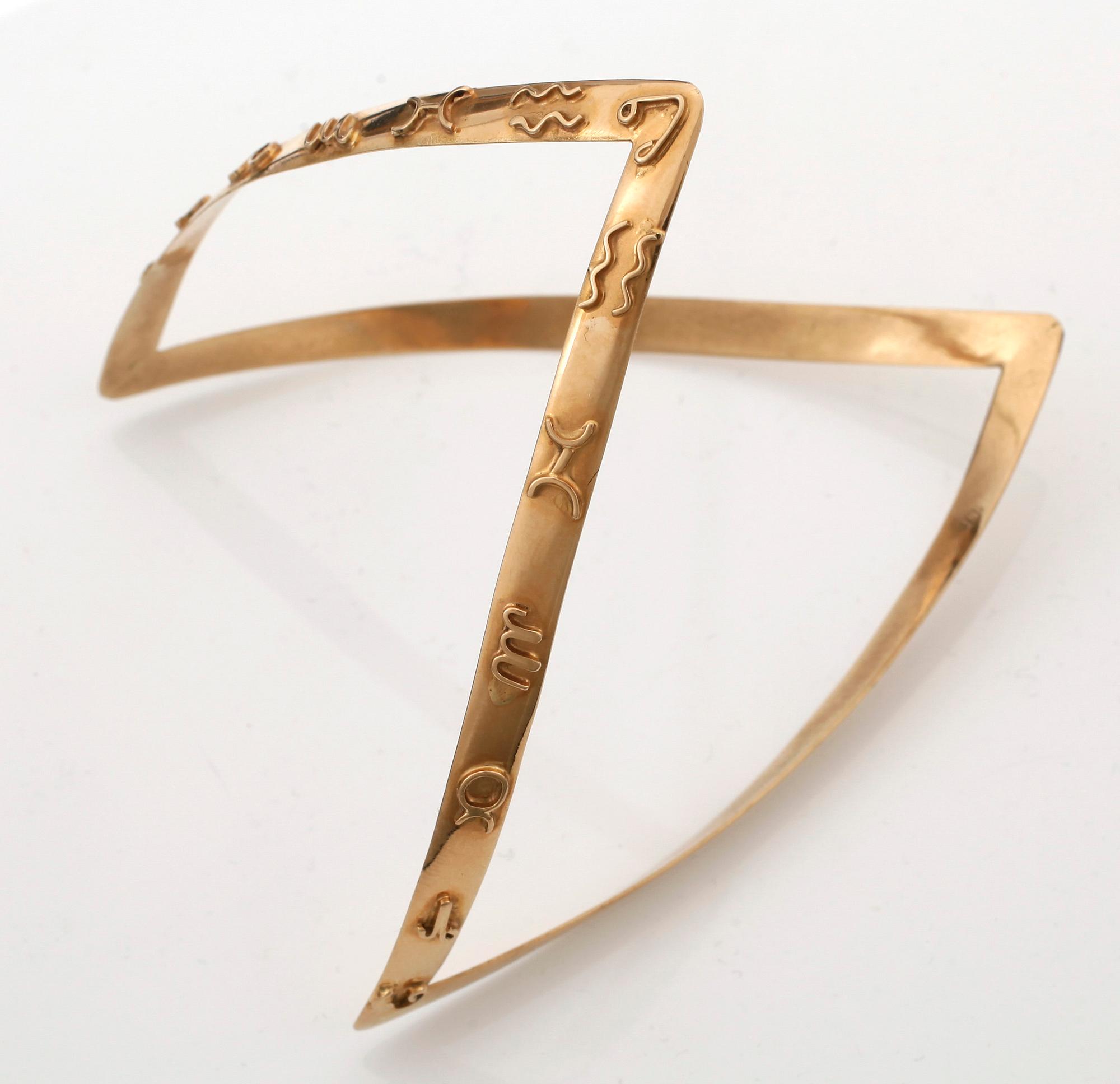 ARMRING OCH RING, 18k guld . Totalvikt 18g.