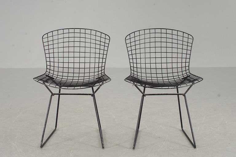 STOLAR, ett par, "Sidechair", Harry Bertoia, Knoll.