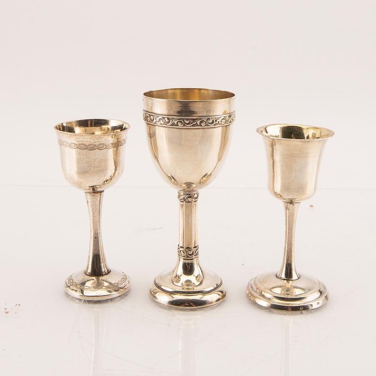 A set of three silver beakers 20th century, weight 209 grams.