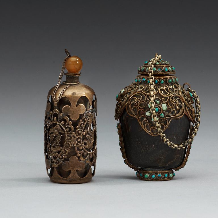 Two Tibetan snuff bottles, Qing dynasty, late 19th Century.