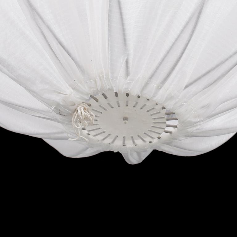 TAKLAMPA, "Pia", Tore Ahlsén, Gärsnäs, 1900-talets andra hälft. Höjd ca 80 cm.