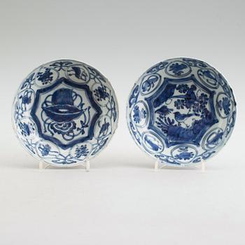FAT, 2 st, porslin, Kina, Wanli 1573-1620.