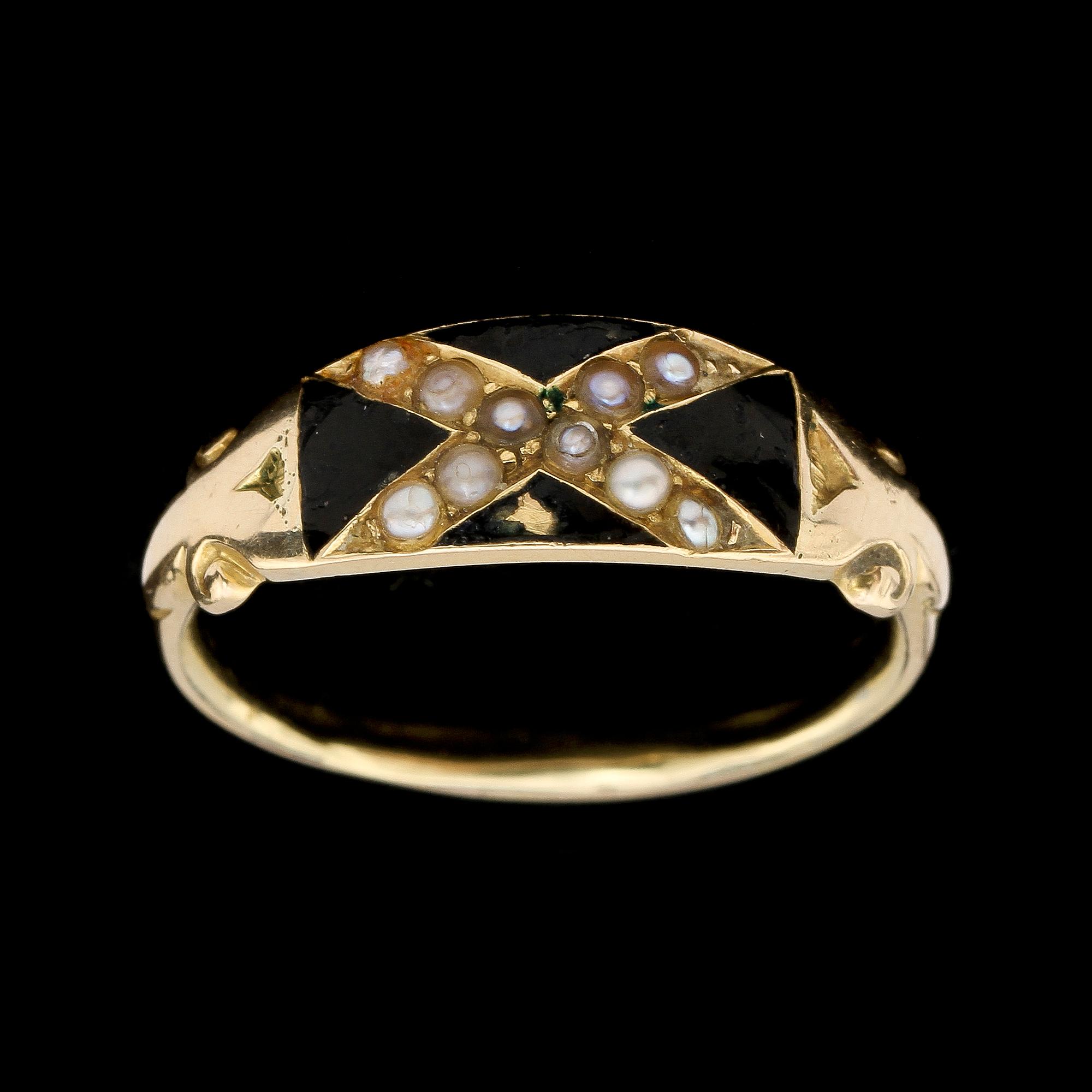 RINGAR, 3 st, 18k guld samt 14k guld. Tot vikt 8 g.