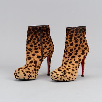 Christian Louboutin, pumps, size 38.