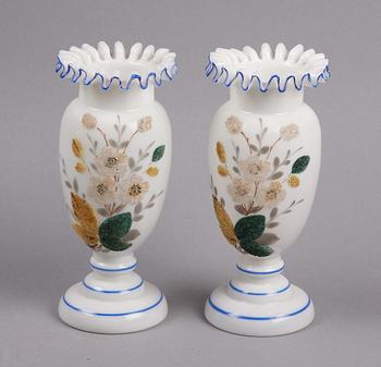 VASER, ett par, flussglas, omkring 1900.