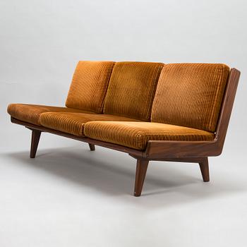 Carl Gustaf Hiort af Ornäs, a mid-20th century 'Studio' sofa for  Hiort Tuote Puunveisto Oy - Träsnideri Ab.