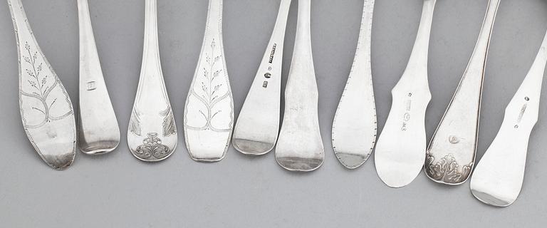 MATSKEDAR, 12 st, silver, flertal olika mästare, Sverige 1700-1800-tal. Bla Bengt Biörn, Västerås 1739. Totalvikt ca 400 gram.
