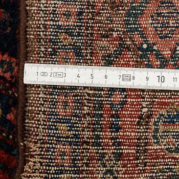 MATTO, a semi-antique/old  Senneh, ca 193,5 x 135,5-140 cm (as well as one end with 2 cm flat weave).