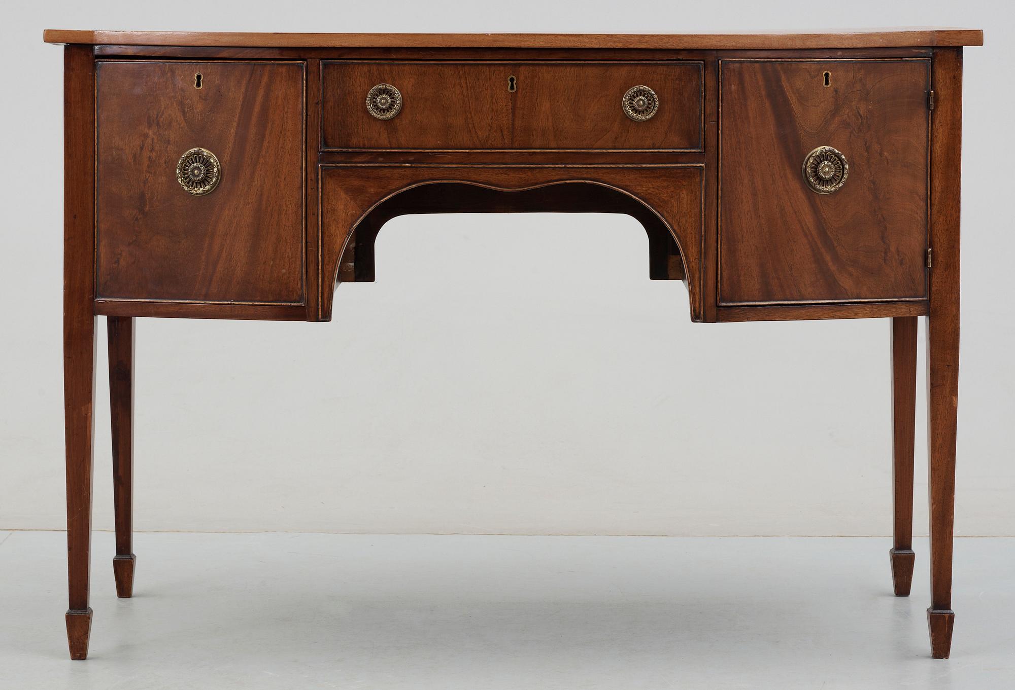 SIDEBOARD. England, tidigt 1900-tal.